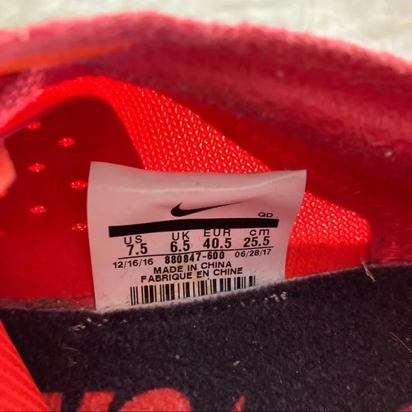 Nike Zoom Vaporfly Men's 7.5 - Picture 3 of 10